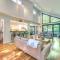 2 Mi to Lake Modern Harbor Springs Home with Grill! - 哈伯斯普林斯