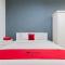 RedDoorz Plus near Living Plaza Jababeka