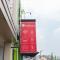 RedDoorz Plus near Living Plaza Jababeka