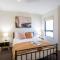 Breakers Unit 1 8 - LJHooker Yamba - يامبا