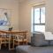 Breakers Unit 1 8 - LJHooker Yamba - يامبا