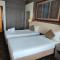 Seaview Deluxe Rainbow Paradise Tg Bungah 6pax