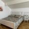 Lichtdurchflutete 90 m2 drei Zimmer Duplexwohnung in Altperlach - ميونخ