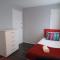 Poynters House - Huku Kwetu Luton & Dunstable - Spacious 2 Bedroom- Suitable & Affordable Group Accommodation - Business Travellers - Luton