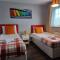 Poynters House - Huku Kwetu Luton & Dunstable - Spacious 2 Bedroom- Suitable & Affordable Group Accommodation - Business Travellers - Luton