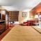 Wingate by Wyndham Marietta Conference Center Ohio