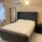 After 5 Apartment 1- 3 spacious en-suite bedrooms - Freetown