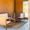 Desert villa with great views, hot tub and mini-golf