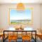 Desert villa with great views, hot tub and mini-golf
