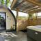 Paddock Pod - Sleeps 4 & Roofed Over Private Hot Tub - Burnfoot