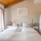 NEW!!!Villa DVita on huge fenced property