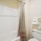 Cedarbrook Deluxe Two Bedroom Suite with outdoor heated pool 21202