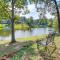 Lakefront Retreat in Jefferson with Screened Porch! - Jefferson