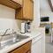 Cedarbrook Queen Suite 203