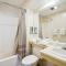 Cedarbrook Queen Suite 203