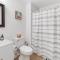 Beautiful 6 bed 3 bath home in quiet neighborhood