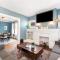 3 Bed 2 Bath by College Hill w Fitness Room
