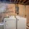 2 Bed 1 Bath Property in College Hill with Garage