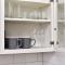 2 Bed 1 Bath Property in College Hill with Garage