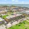 2 Bed 2 Bath 1st Fl Condo By Beach w Washer Dryer