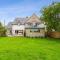 Elmcroft, Large House with Shepherds Hut - Gillingham