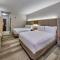 Holiday Inn Express Hotel & Suites Medford-Central Point by IHG