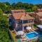 Villas Lotus with Pool and Jacuzzi - Pula