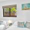 Tropical Oasis with pool 10 mins airport & 5 mins Beach
