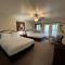 C17, Three bedroom, three bath log-sided, luxury Harbor North cottage with hot tub cottage