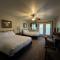 C24, Three bedroom, three bath log-sided, luxury Harbor North cottage with hot tub cottage