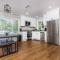 Entire 2 Bedroom Pet Friendly Cottage Home