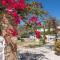 Beachfront Lampis Dolphin 4