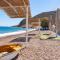Beachfront Lampis Dolphin 4