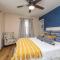 Close to airport* Pets*Fenced yard*A/C & Fast WIFI
