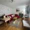 Private Flat in City Centre with Parking
