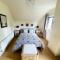 Lindas Retreats Self catering accommodation 1 bedroom cottage or 3 bedroom House