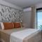 Vistas al Mar en Exclusivo Apartamento con Garage