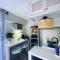 Seashore Waikiki studio 1 block from a beach No Resort Fees