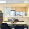 Luxurious 2 Bed Apartment with Captivating View
