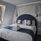 The Mad Hatters Guestrooms