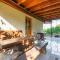Vineyard Cottage Pyramid - Happy Rentals