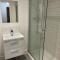 Stunning and Spacious 2bed flat in central Woking