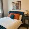 Stunning and Spacious 2bed flat in central Woking - ووكينغ