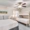 Walk to Florabama from Renovated Ground Floor 2Bd-2Ba with Pickleball, Boat Slips