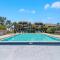 Walk to Florabama from Renovated Ground Floor 2Bd-2Ba with Pickleball, Boat Slips - بينساكولا