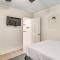 Walk to Florabama from Renovated Ground Floor 2Bd-2Ba with Pickleball, Boat Slips - بينساكولا