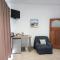 7 On Grey Guesthouse