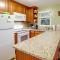 Pet-Friendly Beech Mountain Condo Walk to Slopes!