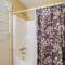 Pet-Friendly Beech Mountain Condo Walk to Slopes!
