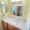 Royal Kuhio 1604 - Spacious Studio with Stunning Mountain Views in the Heart of Waikiki!
